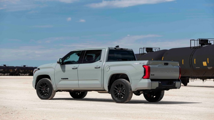 Toyota Tundra SR5 TRD 2022. Desktop wallpaper
