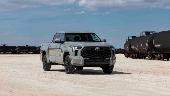 Toyota Tundra SR5 TRD 2022. Desktop wallpaper