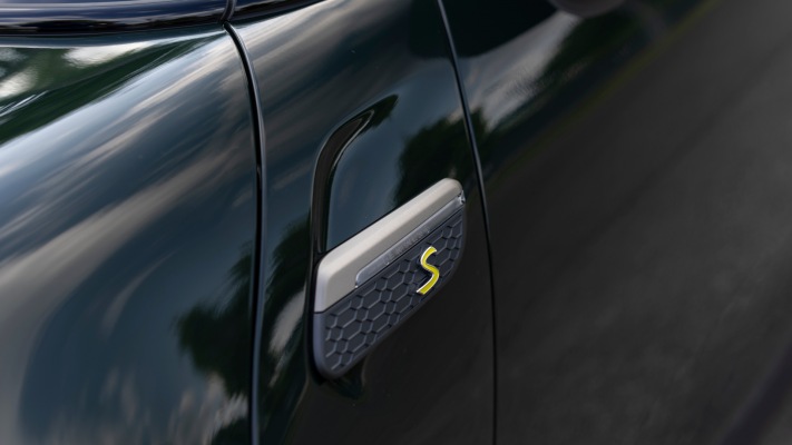 MINI Cooper SE Resolute Edition 2022. Desktop wallpaper
