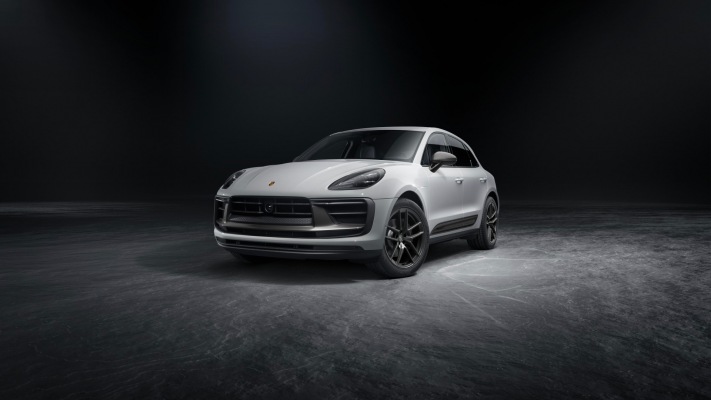 Porsche Macan T 2022. Desktop wallpaper