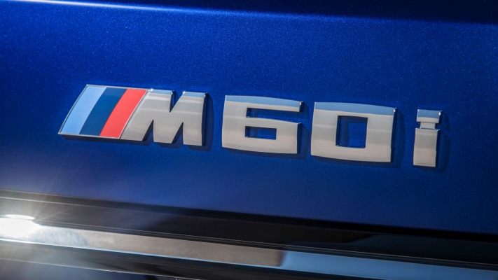 BMW X7 M60i xDrive 2023. Desktop wallpaper