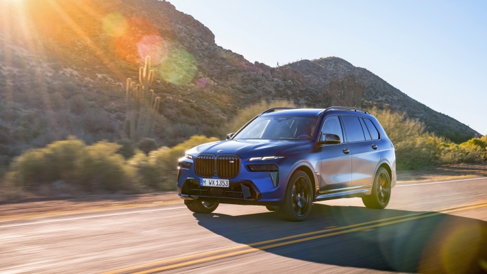 BMW X7 M60i xDrive 2023. Desktop wallpaper