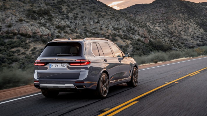BMW X7 2023. Desktop wallpaper