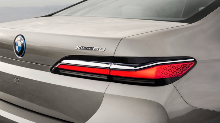 BMW i7 xDrive60 2023. Desktop wallpaper