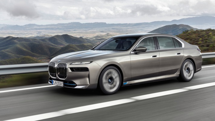 BMW i7 xDrive60 2023. Desktop wallpaper