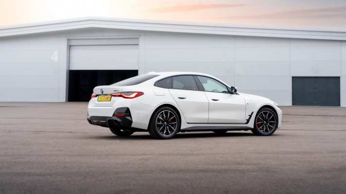 BMW i4 eDrive 40 UK Version 2023. Desktop wallpaper
