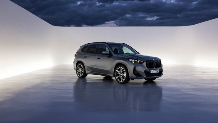 BMW X1 xDrive30e 2023. Desktop wallpaper