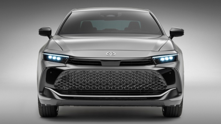 Toyota Crown Crossover Limited 2023. Desktop wallpaper