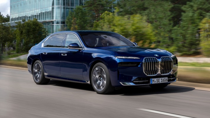 BMW 740d xDrive 2023. Desktop wallpaper
