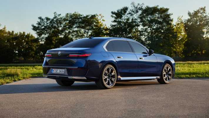 BMW 740d xDrive 2023. Desktop wallpaper