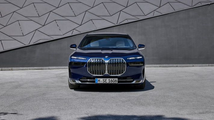 BMW 740d xDrive 2023. Desktop wallpaper