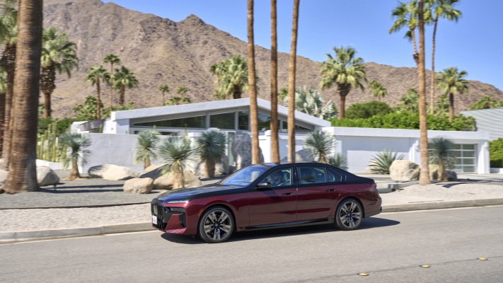 BMW 760i xDrive USA Version 2023. Desktop wallpaper