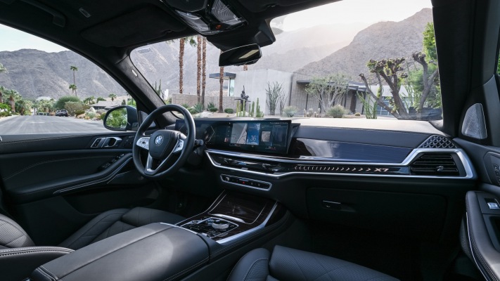 BMW X7 xDrive40i USA Version 2023. Desktop wallpaper