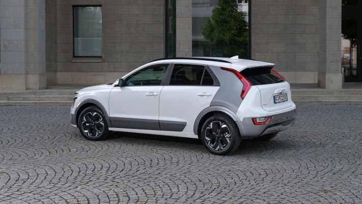 Kia Niro EV 2023. Desktop wallpaper