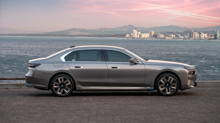 BMW i7 xDrive60 South Africa Version 2023. Desktop wallpaper