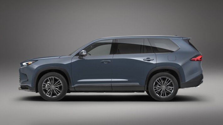 Toyota Grand Highlander 2024. Desktop wallpaper