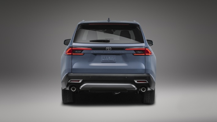 Toyota Grand Highlander 2024. Desktop wallpaper