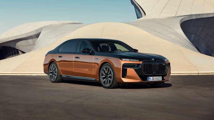 BMW i7 M70 xDrive 2024. Desktop wallpaper