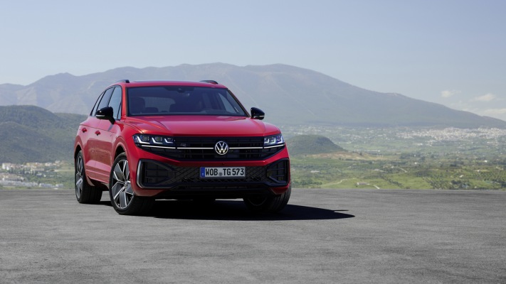 Volkswagen Touareg R-Line 2024. Desktop wallpaper