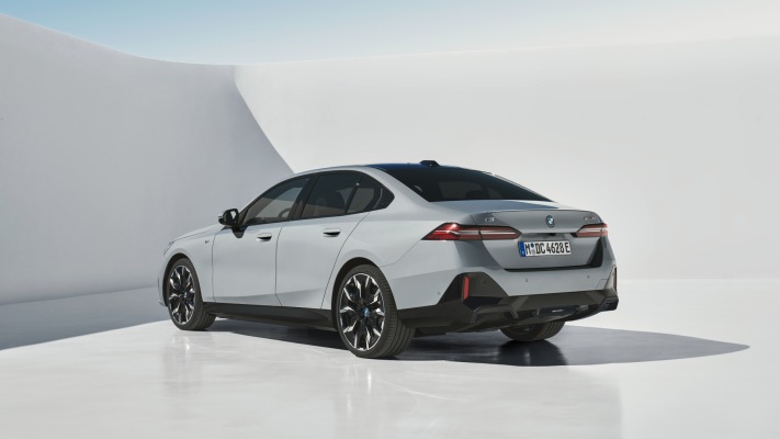 BMW i5 2024. Desktop wallpaper