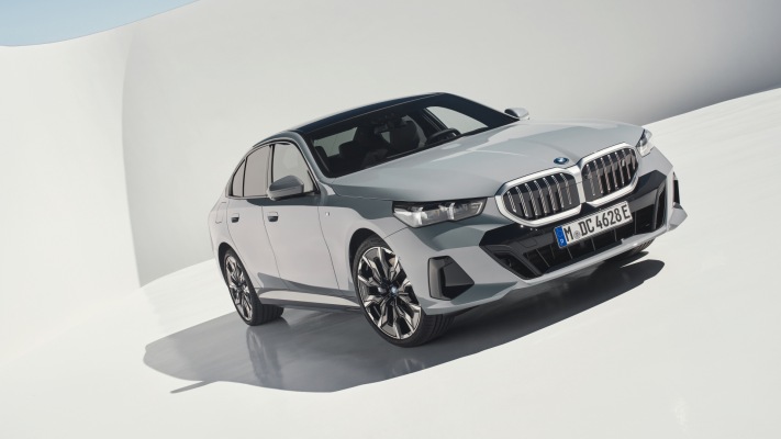 BMW i5 2024. Desktop wallpaper