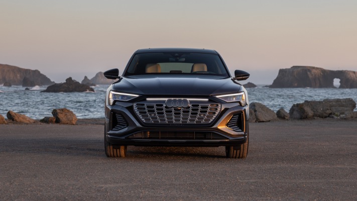 Audi Q8 Sportback e-tron quattro USA Version 2024. Desktop wallpaper