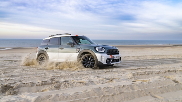 MINI Cooper S Countryman ALL4 Uncharted Edition 2023. Desktop wallpaper