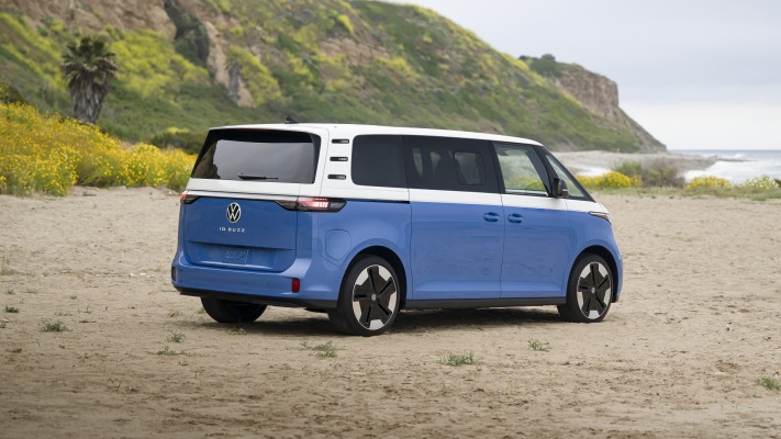Volkswagen ID. Buzz LWB 2024. Desktop wallpaper
