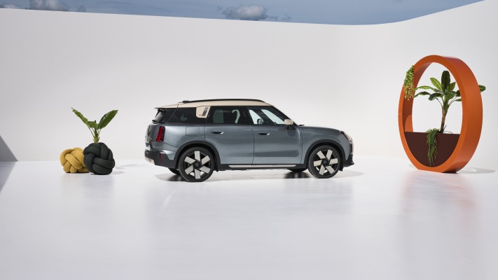 MINI Countryman SE ALL4 2024. Desktop wallpaper
