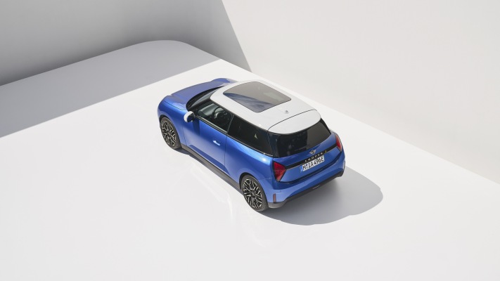 MINI Cooper SE 2024. Desktop wallpaper