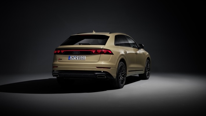 Audi Q8 TFSI 2024. Desktop wallpaper