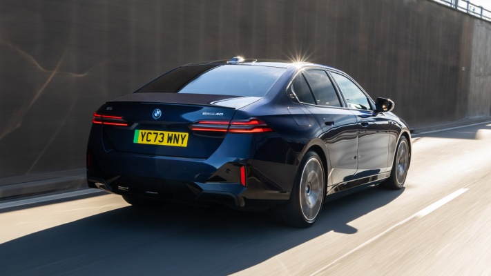 BMW i5 eDrive40 UK Version 2024. Desktop wallpaper