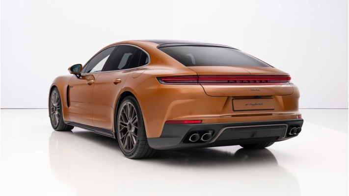 Porsche Panamera Turbo E-Hybrid 2024. Desktop wallpaper
