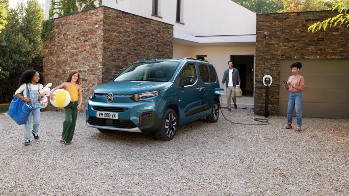 Citroën ë-Berlingo XTR 2024. Desktop wallpaper