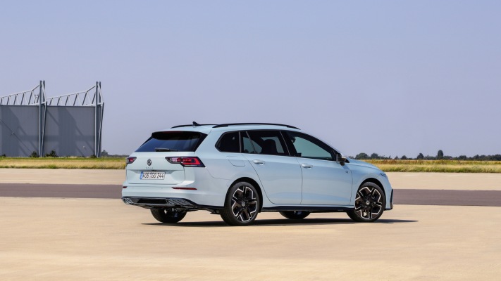 Volkswagen Golf VIII Variant 2024. Desktop wallpaper