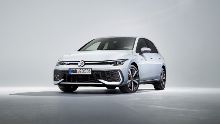 Volkswagen Golf VIII GTE 2024. Desktop wallpaper