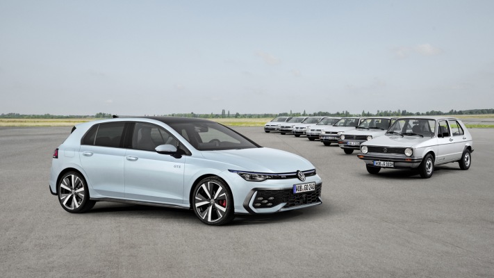 Volkswagen Golf VIII GTE 2024. Desktop wallpaper