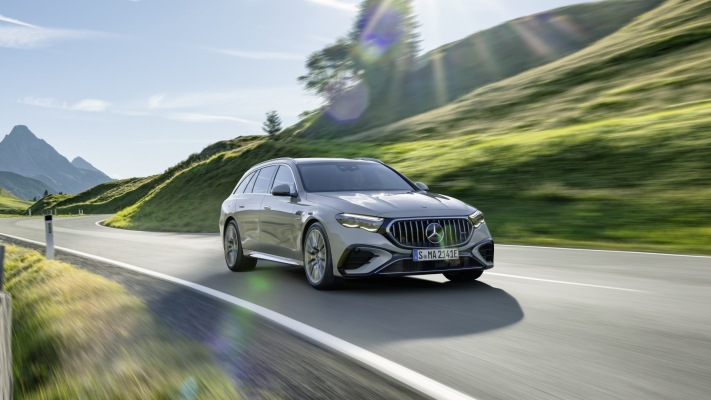 Mercedes-AMG E 53 Hybrid 4MATIC+ Estate 2025. Desktop wallpaper