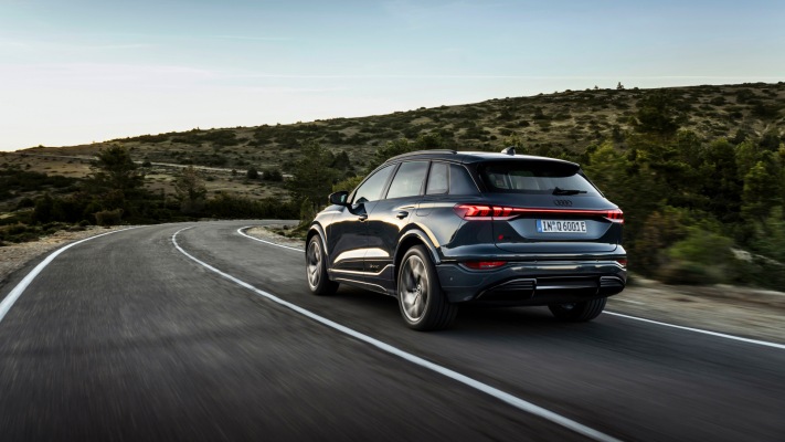 Audi Q6 e-tron quattro 2025. Desktop wallpaper