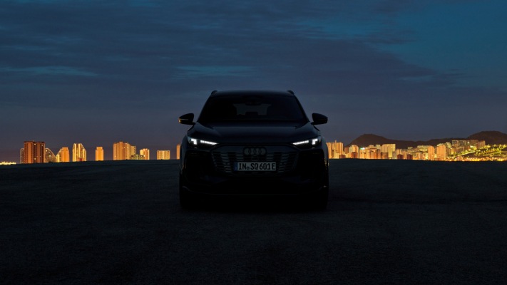 Audi SQ6 e-tron 2025. Desktop wallpaper