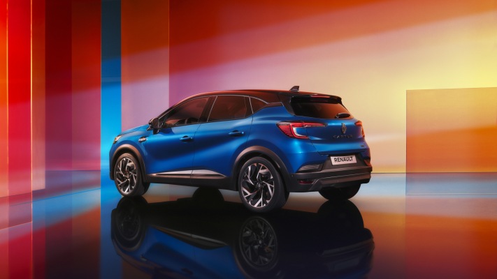 Renault Captur E-Tech Hybrid Esprit Alpine 2025. Desktop wallpaper