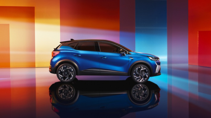 Renault Captur E-Tech Hybrid Esprit Alpine 2025. Desktop wallpaper