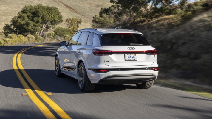 Audi Q6 e-tron USA Version 2025. Desktop wallpaper