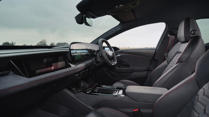 Audi S6 Avant e-tron Edition 1 UK Version 2025. Desktop wallpaper