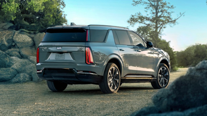 Cadillac Escalade IQL 2026. Desktop wallpaper