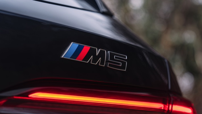 BMW M5 Touring UK Version 2025. Desktop wallpaper