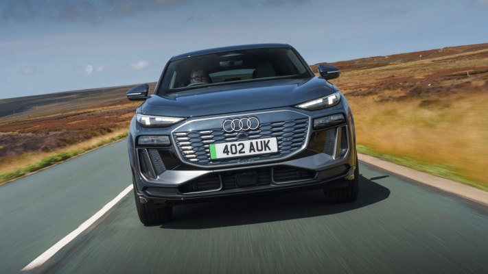 Audi Q6 Sportback e-tron S-line UK Version 2025. Desktop wallpaper