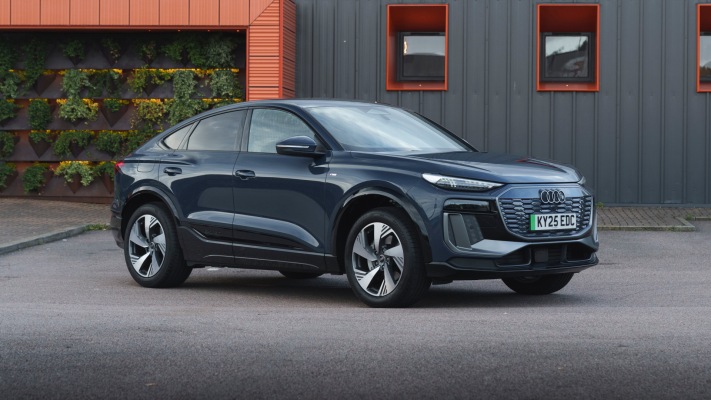 Audi Q6 Sportback e-tron S-line UK Version 2025. Desktop wallpaper
