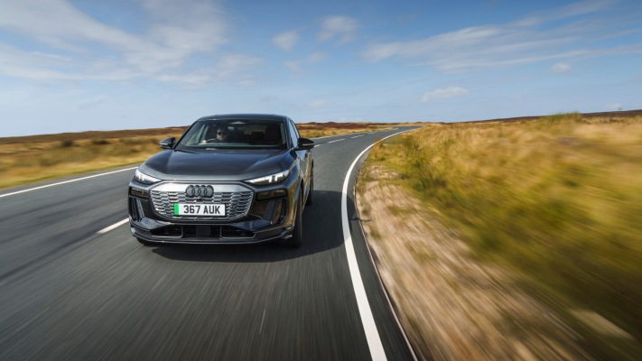 Audi SQ6 Sportback e-tron Edition 1 UK Version 2025. Desktop wallpaper