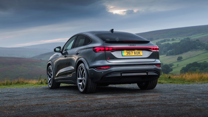 Audi SQ6 Sportback e-tron Edition 1 UK Version 2025. Desktop wallpaper